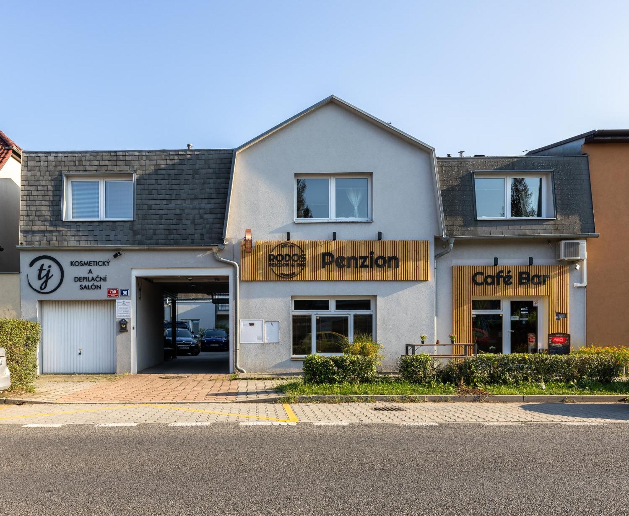 Penzion Rodos - Cafe Praag Buitenkant foto